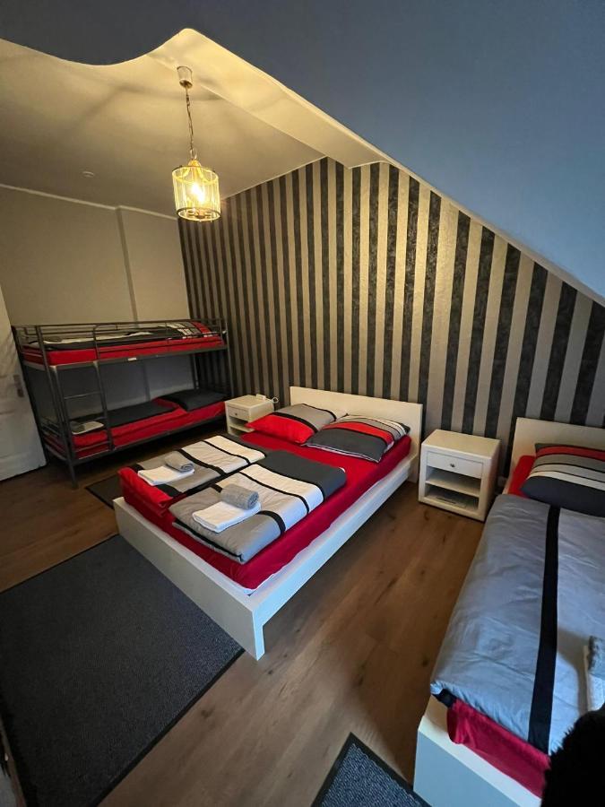 Adam'S Hostel - Self Check-In & Only Private Rooms Dusseldorf Exterior photo