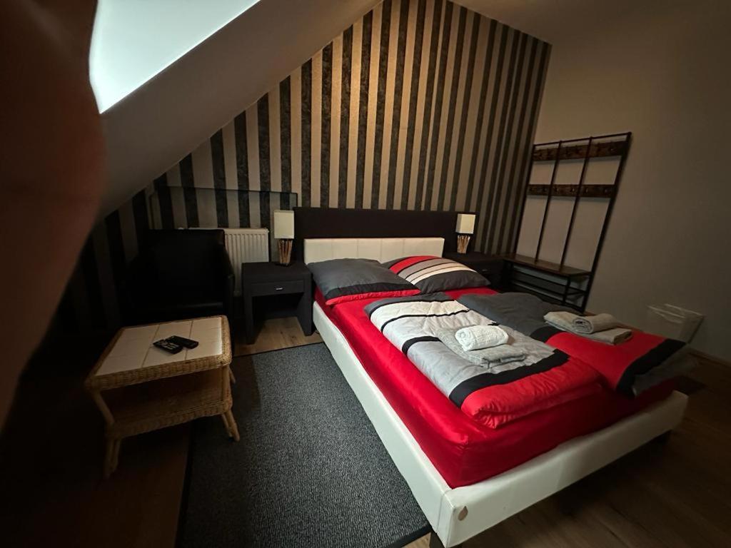 Adam'S Hostel - Self Check-In & Only Private Rooms Dusseldorf Exterior photo